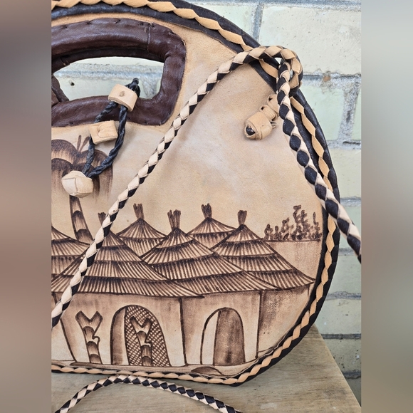 Vintage Leather Bag - Picture 6 of 11